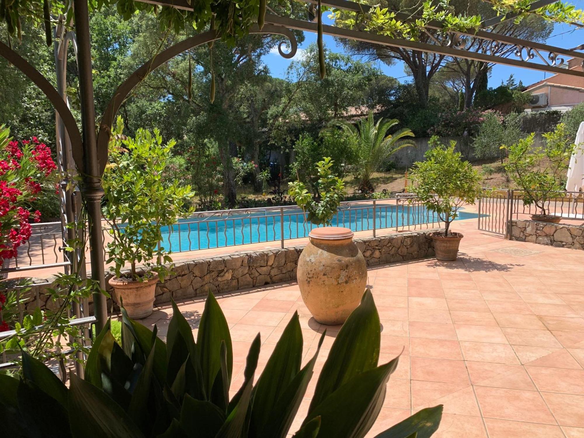 Sous Les Pins Parasols Vidauban Ngoại thất bức ảnh